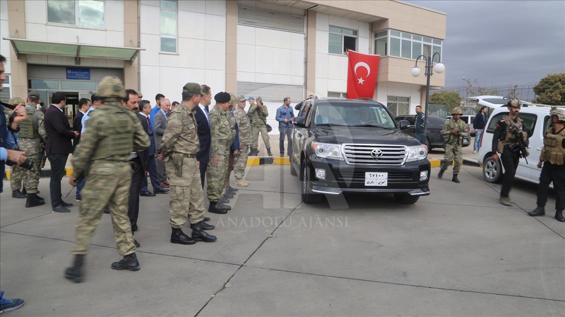 Türk ve Irak askerleri Halil İbrahim Sınır Kapısı'nda