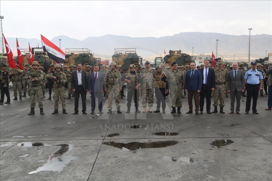 Türk ve Irak askerleri Halil İbrahim Sınır Kapısı'nda