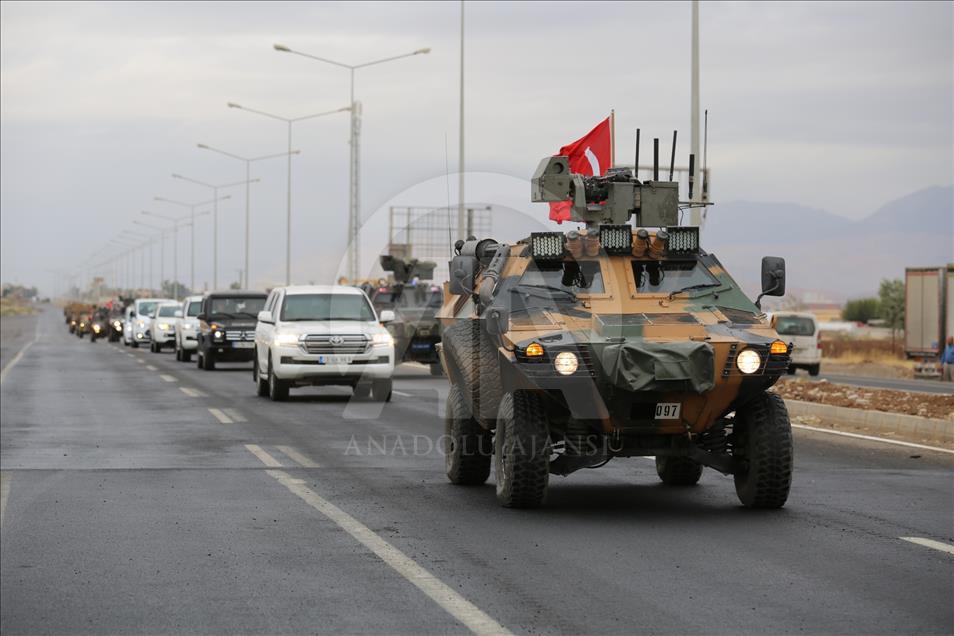 Türk ve Irak askerleri Halil İbrahim Sınır Kapısı'nda