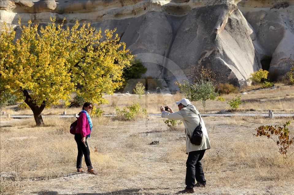 Sarının tonları Kapadokya'yı sardı