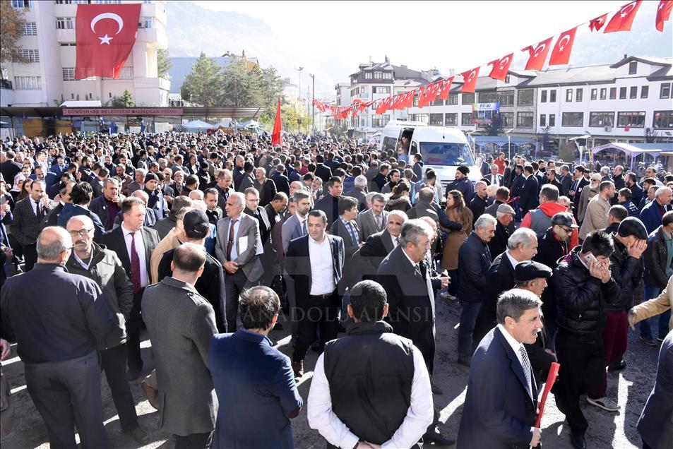 Otomobilin, kontrol noktasında polise çarpması