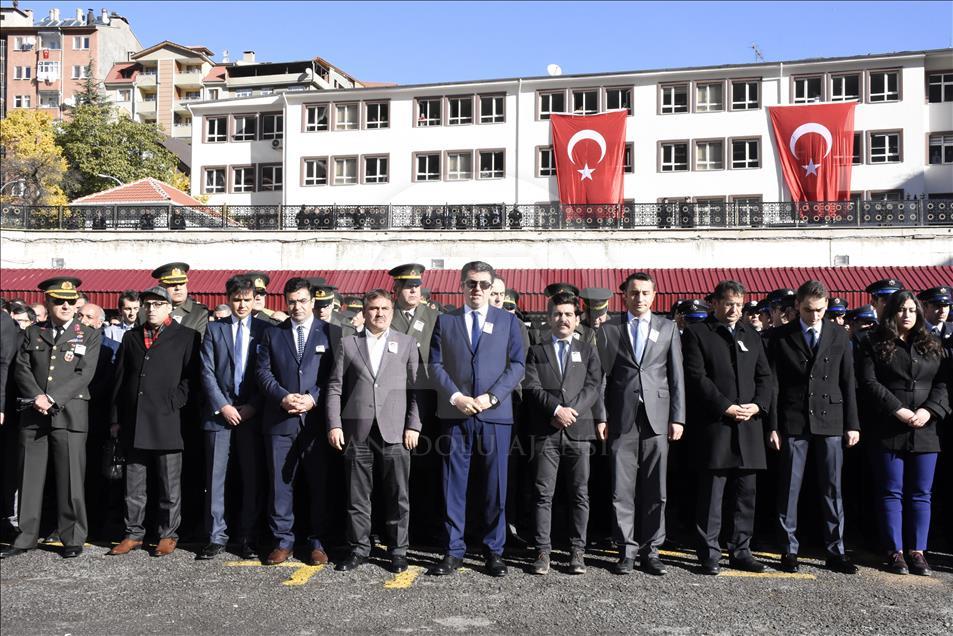Otomobilin, kontrol noktasında polise çarpması