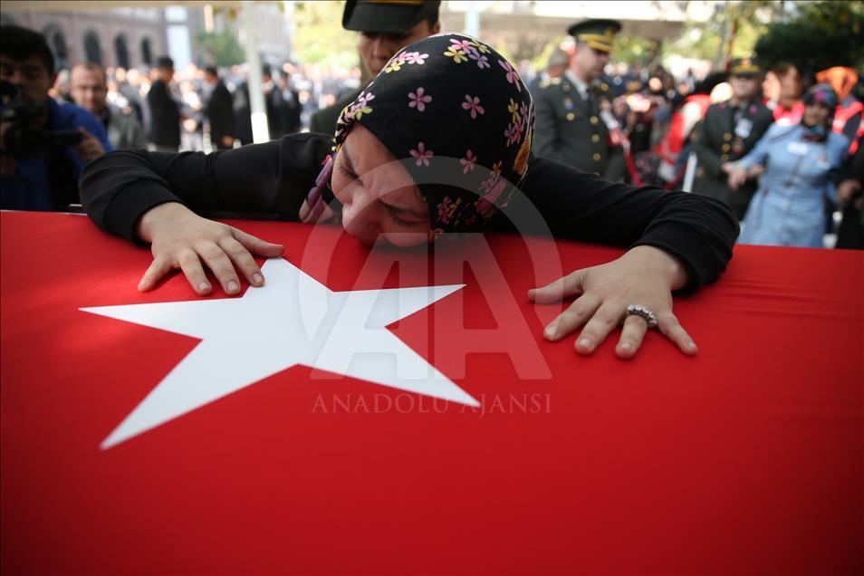 Şehitlerimizi uğurluyoruz