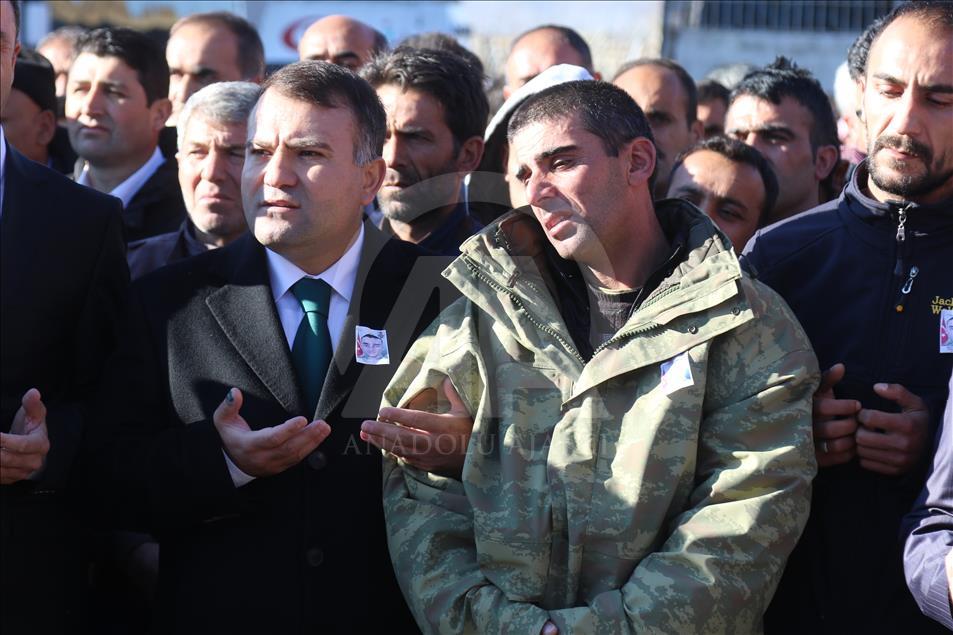 Hakkari'deki terör saldırısında yaralanan asker şehit oldu
