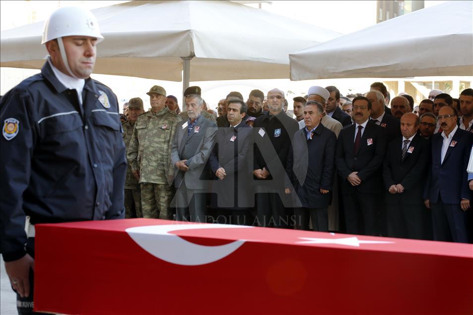 Diyarbakır'da şehit polis için tören