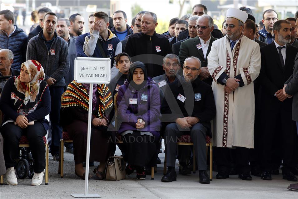 Diyarbakır'da şehit polis için tören