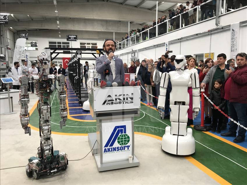 Türkiye'nin ilk insansı robot fabrikası açıldı