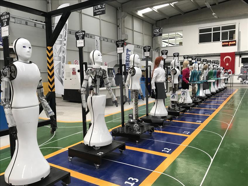 آغاز به کار نخستین کارخانه ساخت روبات انسان نمای ترکیه در قونیه
