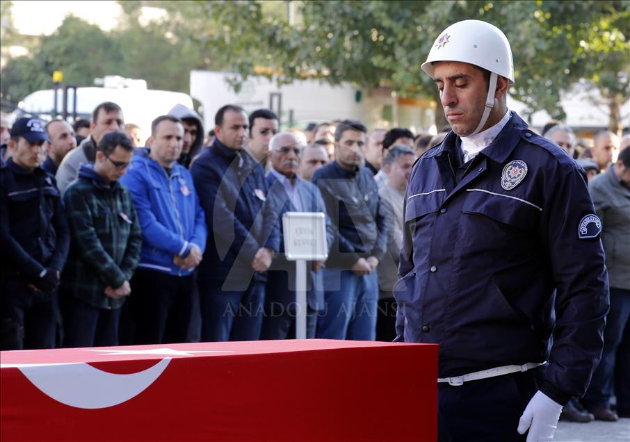 Diyarbakır'da şehit polis için tören