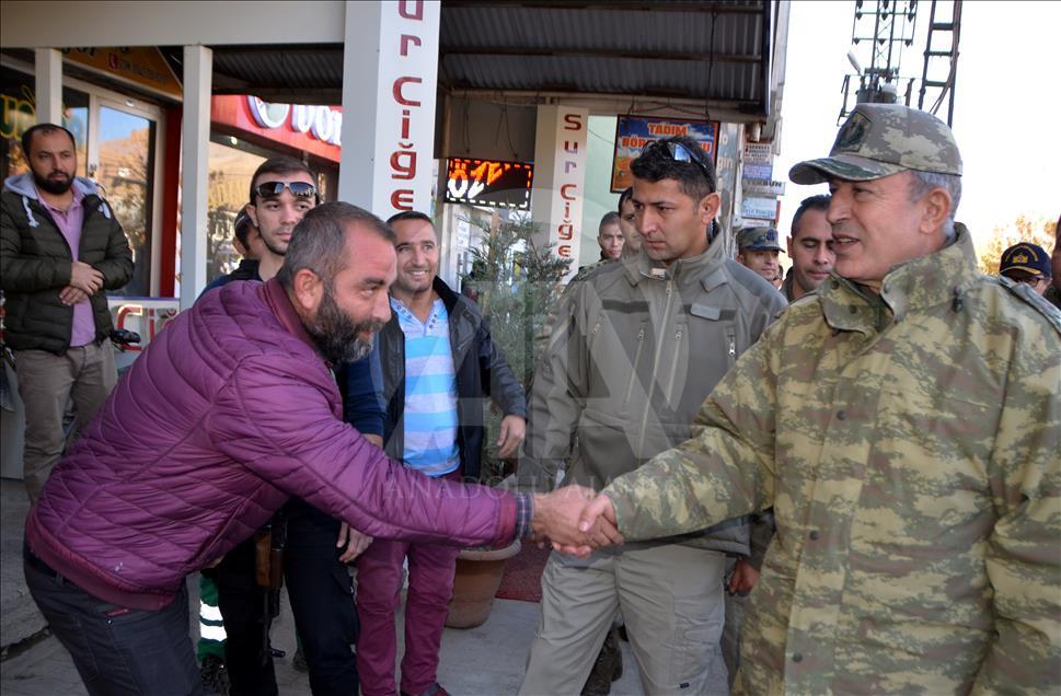 Komutanlar Yüksekova'da