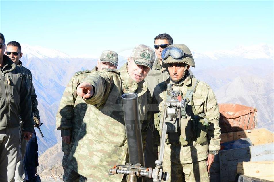 Komutanlardan sınır birliklerine ziyaret
