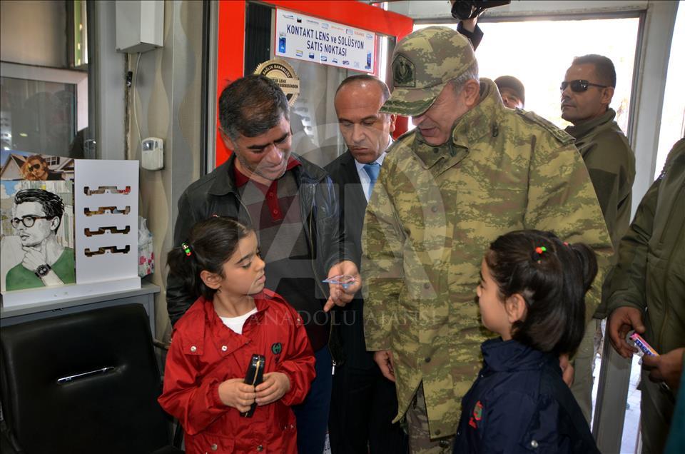 Komutanlar Yüksekova'da