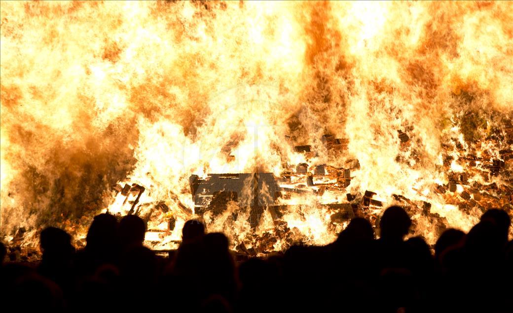 İngiltere'deki 400 yıllık "Şenlik Ateşi" festivali