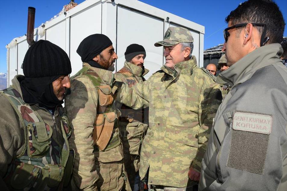 Komutanlardan sınır birliklerine ziyaret