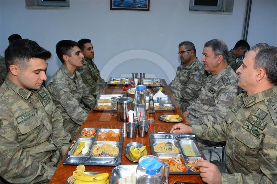 Komutanlardan sınır birliklerine ziyaret