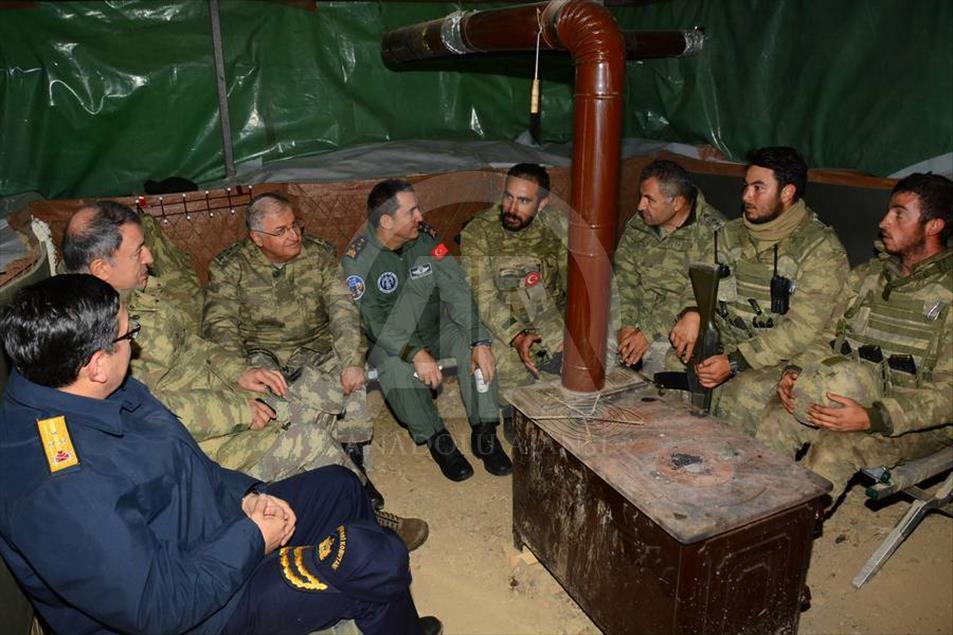 Komutanlardan sınır birliklerine ziyaret
