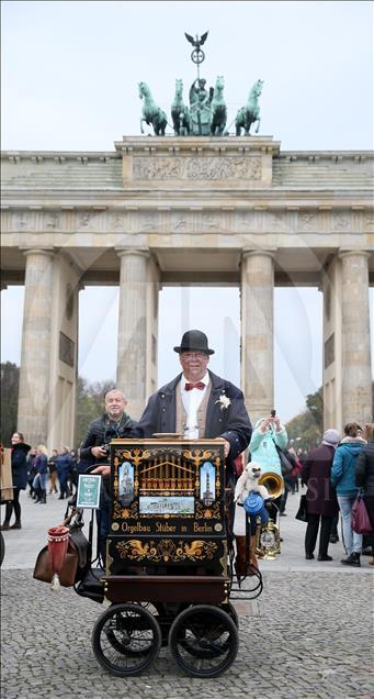 Berlin Duvarı'nın yıkılışının 27. yılı