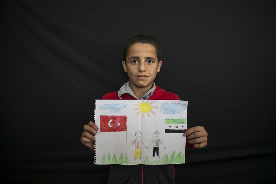 Syrian kids express their love for Turkey