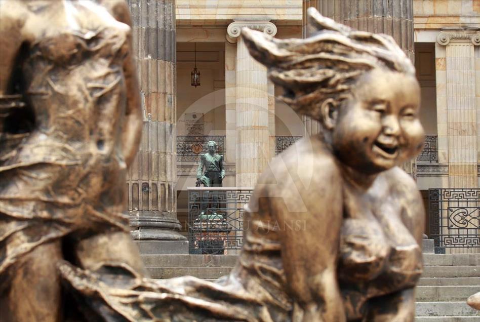 Esculturas de Xu Hongfei en Bogotá