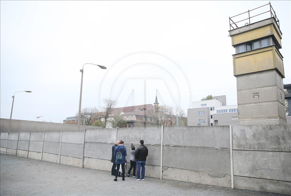 Berlin Duvarı'nın yıkılışının 27. yılı