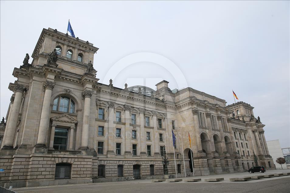 Berlin Duvarı'nın yıkılışının 27. yılı