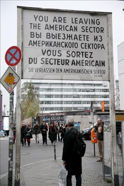 Berlin Duvarı'nın yıkılışının 27. yılı