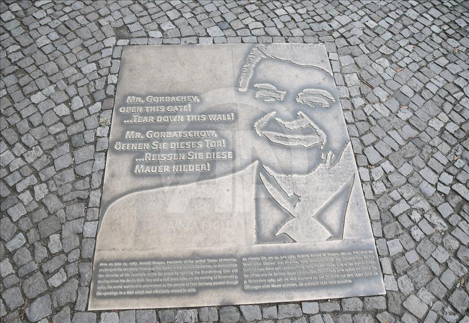 Berlin Duvarı'nın yıkılışının 27. yılı