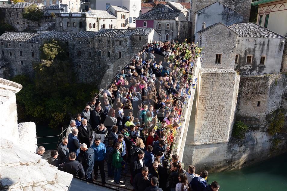 Bosnians mark 24th anniversary of destruction of Old Bridge