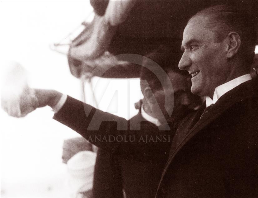 Anadolu Agency reveals rare photographs of Mustafa Kemal Ataturk on 79th anniversary of his death