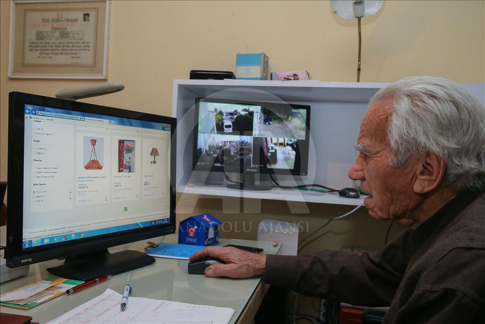 Mobilyacı Mehmet usta 90'ında e-ticaretle mesleğe döndü