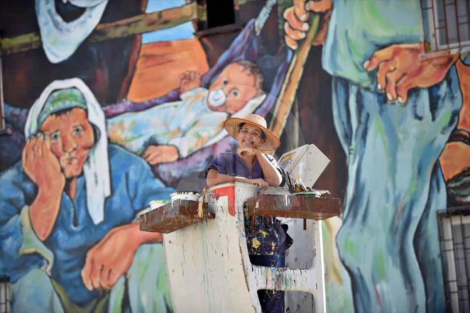 Obras de arte famosas se toman las paredes de Mersin, Turquía