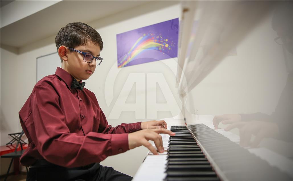 Piyanonun çocuk yetenekleri başarıya doymuyor