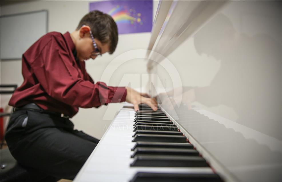 Piyanonun çocuk yetenekleri başarıya doymuyor