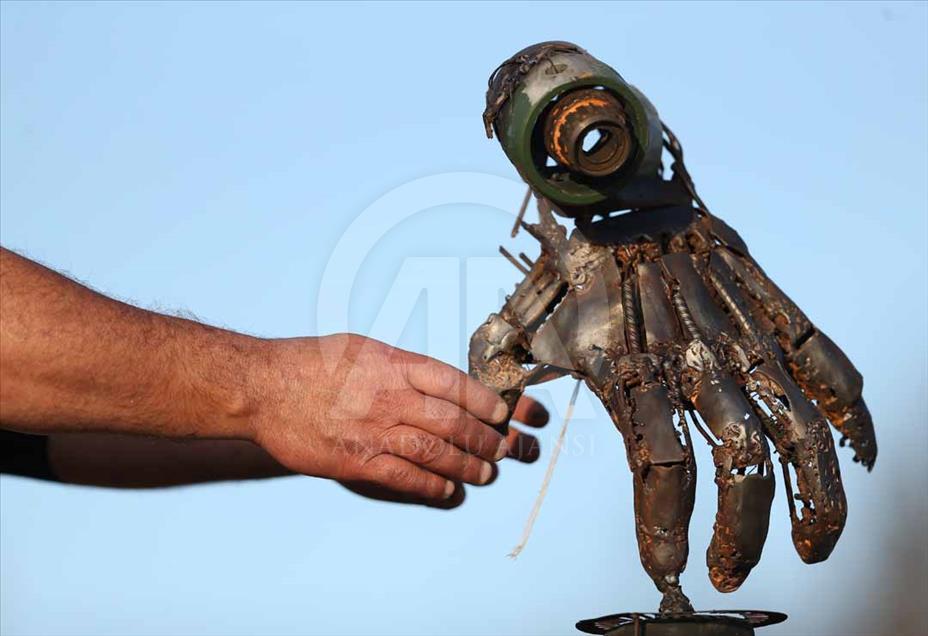 Joven artista turco hace creativas esculturas de metal