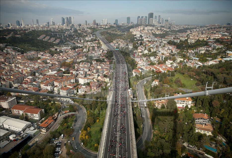  Thousands run in transcontinental 39th Vodafone Istanbul Marathon