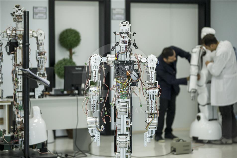 Türkiye'nin ilk insansı robot fabrikası açıldı
