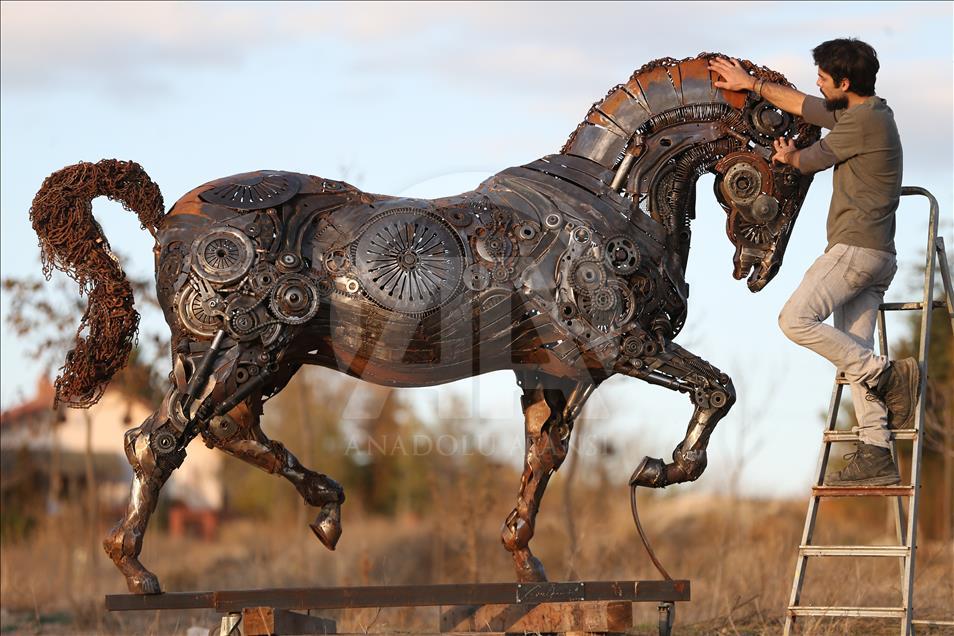 Young Turkish artist makes creative metal sculptures in Turkey's Eskisehir