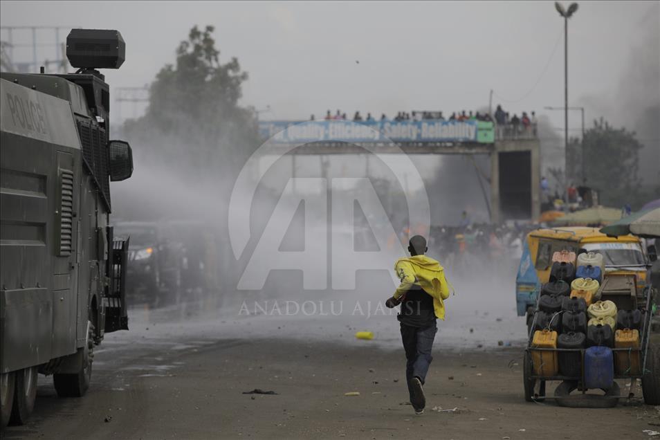 Raila Odinga supporters clash with police in Kenya