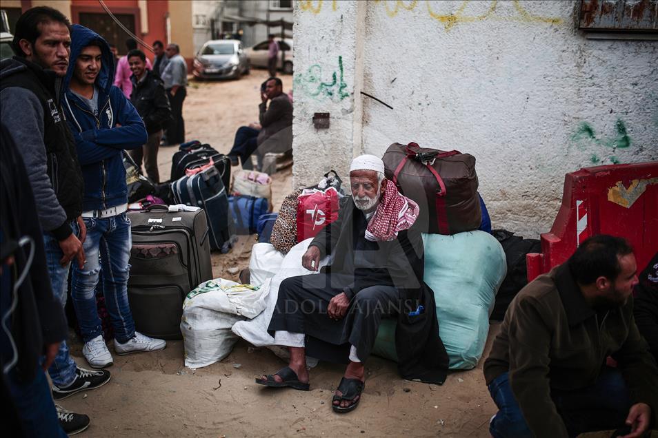 فتح معبر رفح "لأول مرة" في ظل إدارة حكومة التوافق الفلسطينية 
