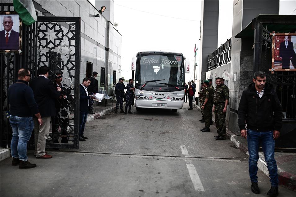 Rafah crossing opens for 3 days under Palestinian Authority for 1st time in 10 years