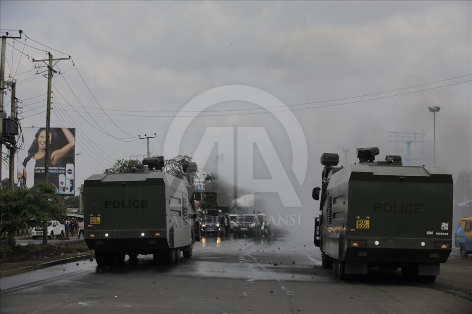 Raila Odinga supporters clash with police in Kenya