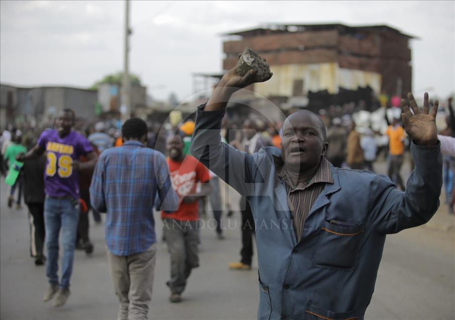Raila Odinga supporters clash with police in Kenya