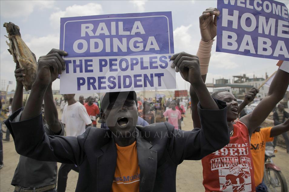 Raila Odinga supporters clash with police in Kenya