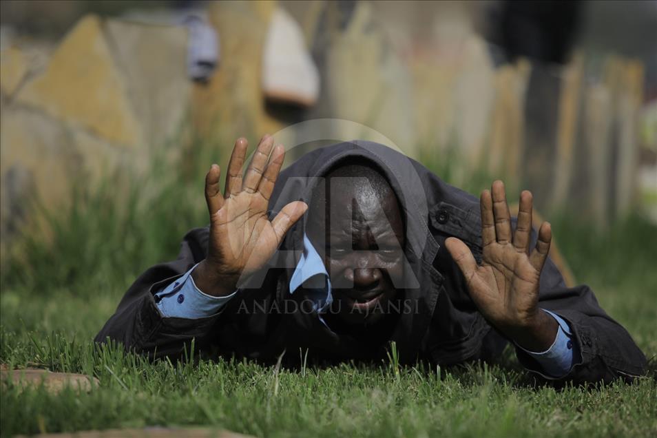 Raila Odinga supporters clash with police in Kenya