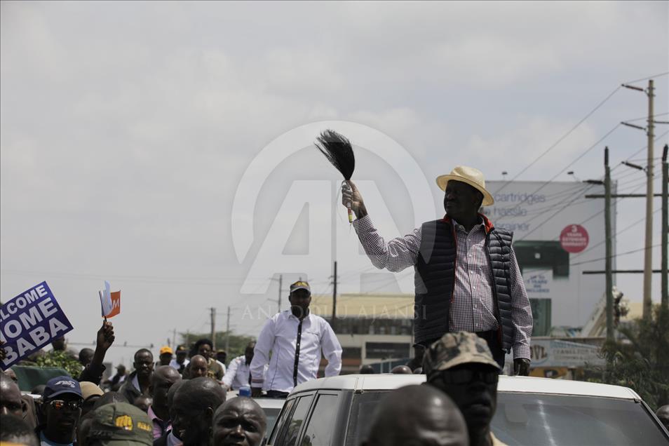 Raila Odinga supporters clash with police in Kenya