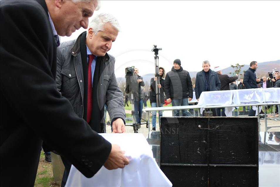 Makedonya'da katledilen Arnavutların ceset kalıntıları toprağa verildi