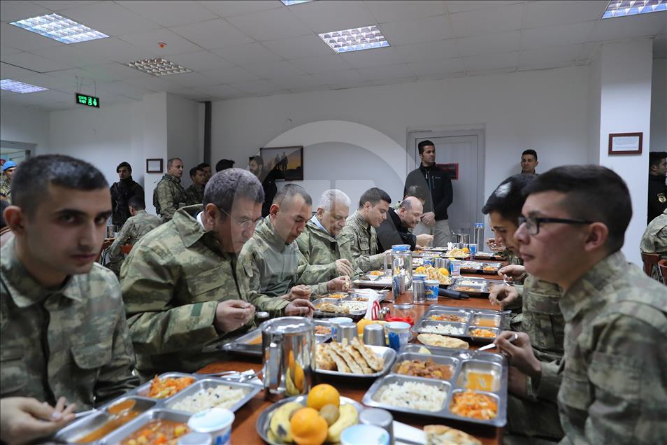 Turkish PM Binali Yildirim visits soldiers in Daglica