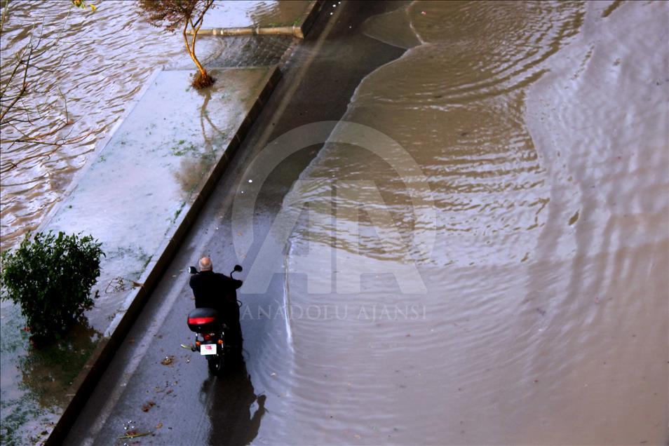 Mersin'de Şiddetli Yağış ve Dolu