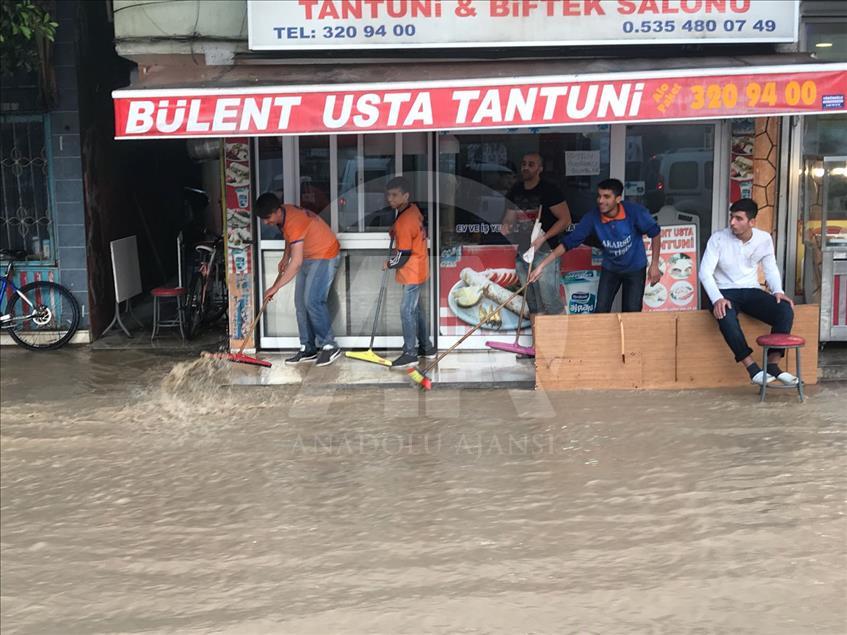 Mersin'de şiddetli yağış ve dolu