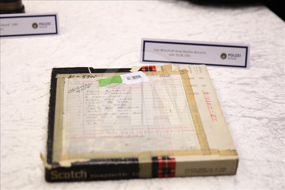 Gjermani, policia gjeti qindra sende të vjedhura të John Lennon